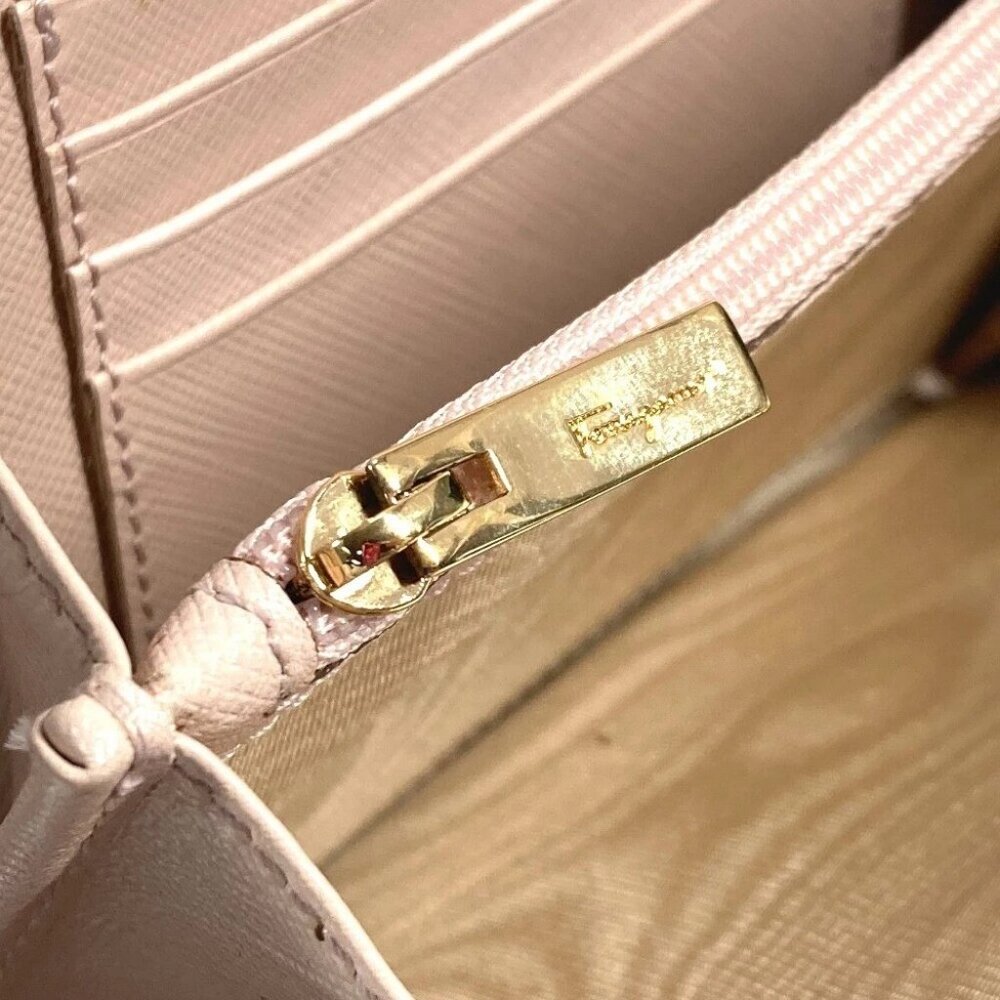 Salvatore Ferragamo With strap Vara Ribbon Pouch Flap Clutch bag Leather pink - Picture 10 of 16